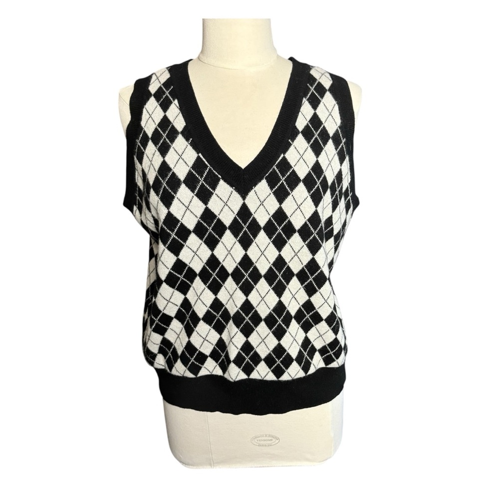 Torrid Size 0 Pullover V-Neck Sweater Vest - Black & White Argyle